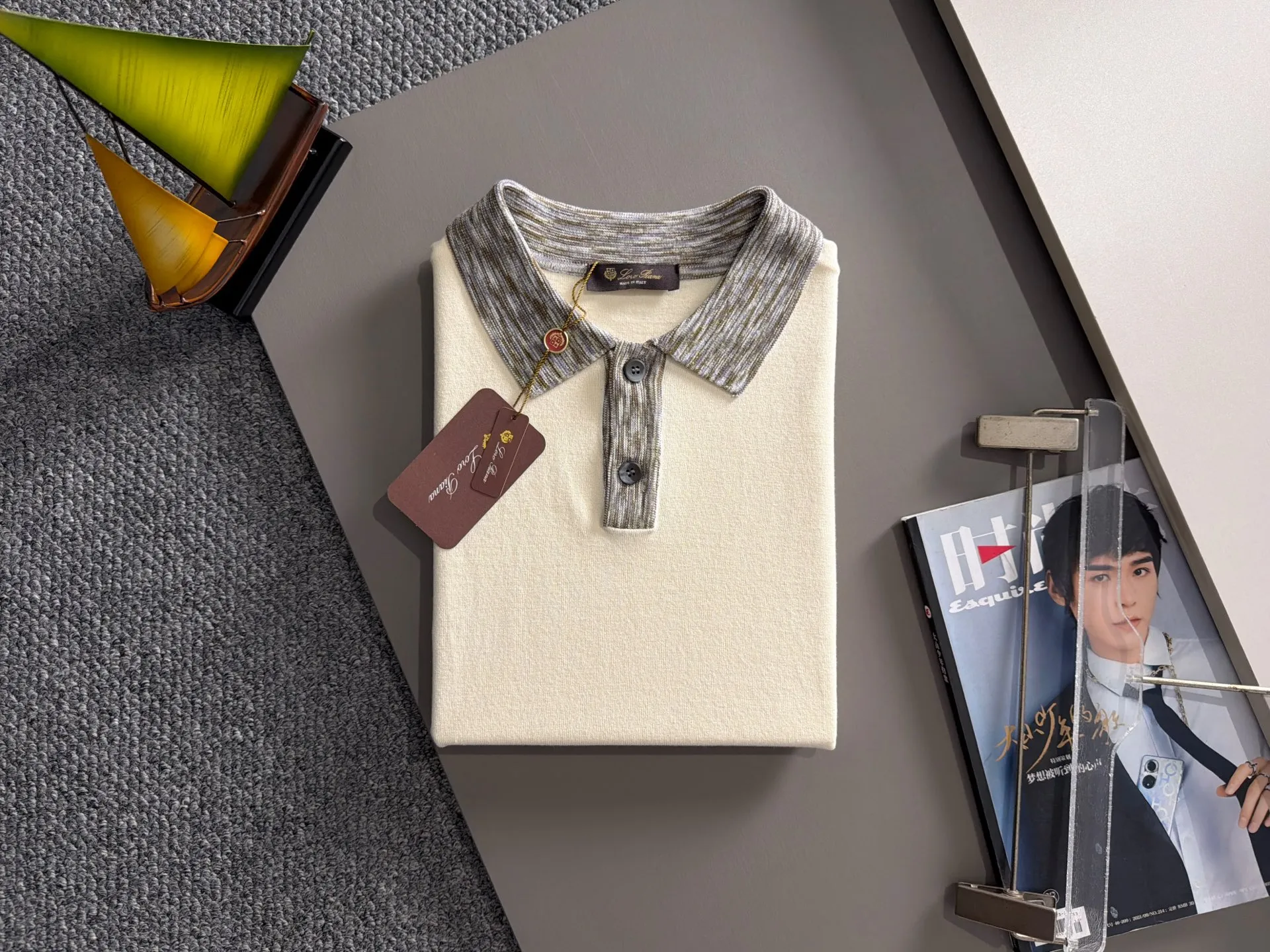 LP high quality Loro Piana 26ss New Arrival men's short-sleeved T-shirt. Made of combed cotton yarn knitted cotton fabric, no pressure when entering and exiting the counter. Exclusive control of raw materials. It feels substantial when weighed, and the upper body is more textured than ordinary T-shirts. This texture can handle the weather easily and is suitable for both hot and cold! Loose fit design, looks noble. The only correct version is available Size: M to 4XL